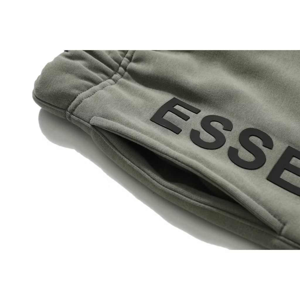 SHORT ESSENTIALS