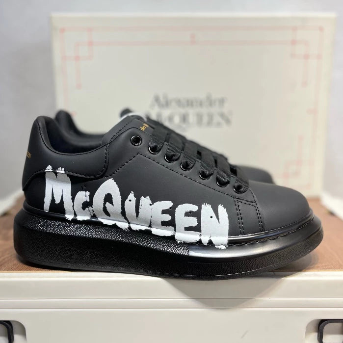 ALEXANDER MCQUEEN OVERSIZE GRAFFITI BLACK-WHITE - VICE