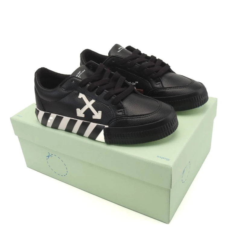 デイジー　FW 黒＋白 OFF-WHITE LOW VULCANIZED BLACK